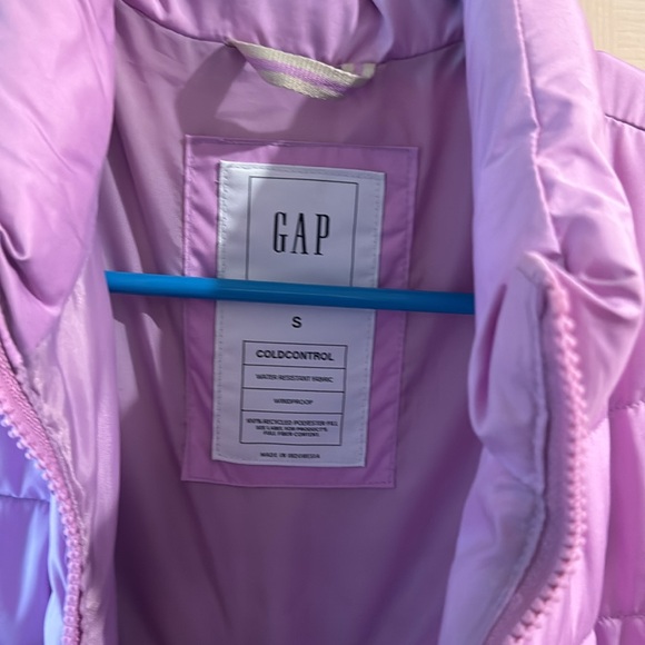 Gap pink puffer vest - Picture 2 of 4